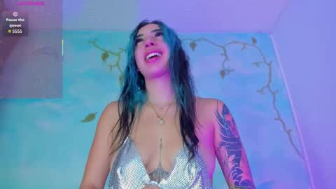 miss_evans_ online show from 11, 11, 2025