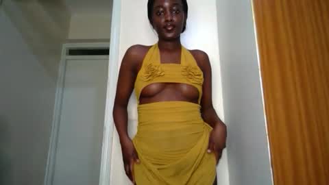 SensuElle  WHAT I DONT SHOW HERE... YOULL ONLY SEE IN PRIVATE  online show from 27, 9, 2025