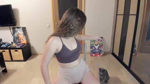 Snapshot of miss_kitty13 chatting on 3, 11, 2025 Kitty online show from 3, 11, 2025