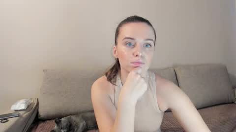 Snapshot of miss_kitty13 chatting on 5, 12, 2025 Kitty online show from 5, 12, 2025