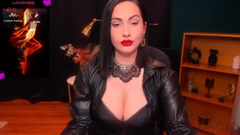 Miss LeiaHolt online show from 26, 12, 2024