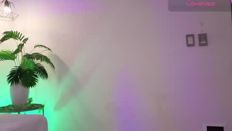   online show from 21, 4, 2026