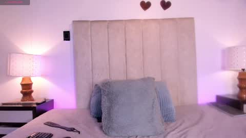 miss_milf_ online show from 28, 4, 2026