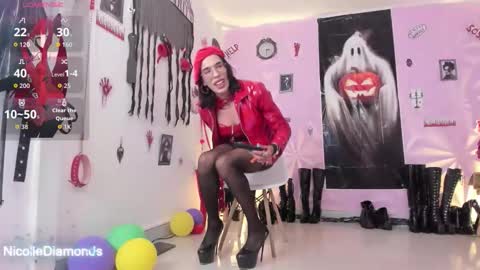 Miss Nicole online show from 6, 10, 2025