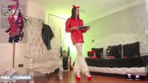 Miss Nicole online show from 25, 5, 2026