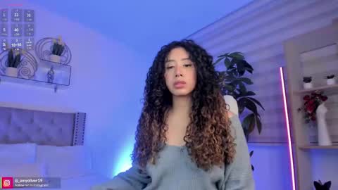 Amy Olivera online show from 4, 3, 2025