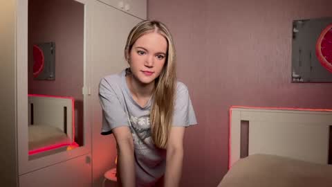 Snapshot of miss_sweetdream chatting on 22, 1, 2025 Emily online show from 22, 1, 2025