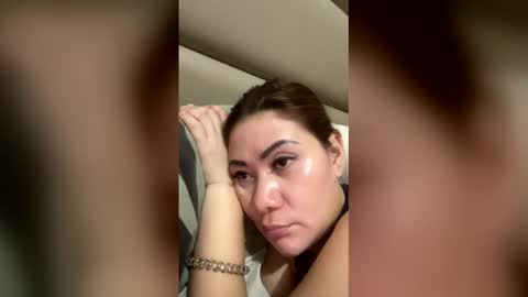 HOT MOMMY ZEPHYR online show from 6, 2, 2026