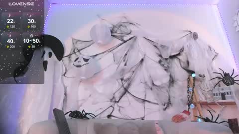 Snapshot of missaisha1 chatting on 22, 10, 2025 Aisha birtthday show 15 noviembre online show from 22, 10, 2025