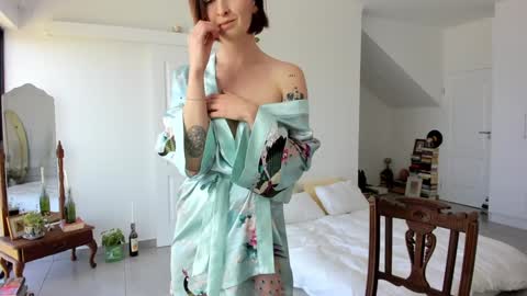 Snapshot of missalexthorn chatting on 25, 9, 2025 Alexandra Thorn online show from 25, 9, 2025