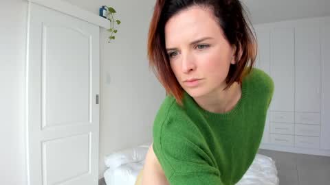 Snapshot of missalexthorn chatting on 16, 10, 2025 Alexandra Thorn online show from 16, 10, 2025