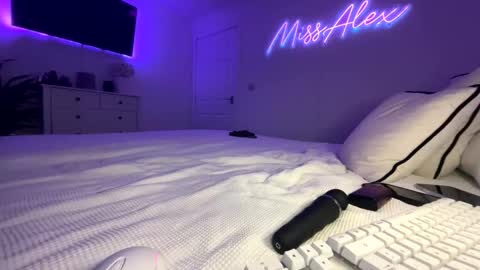  Miss Alex  online show from 7, 1, 2026