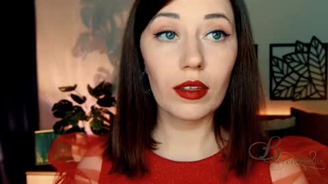 Snapshot of missbeverlymills chatting on 15, 12, 2024 The divine Beverly online show from 15, 12, 2024