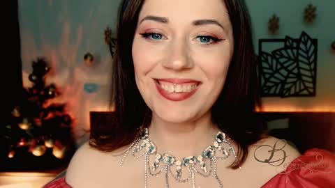 Snapshot of missbeverlymills chatting on 25, 12, 2024 The divine Beverly online show from 25, 12, 2024