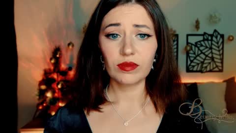 Snapshot of missbeverlymills chatting on 1, 1, 2025 The divine Beverly online show from 1, 1, 2025