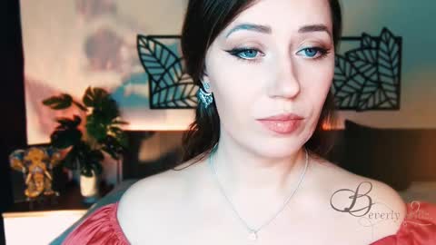 Snapshot of missbeverlymills chatting on 19, 2, 2025 The divine Beverly online show from 19, 2, 2025