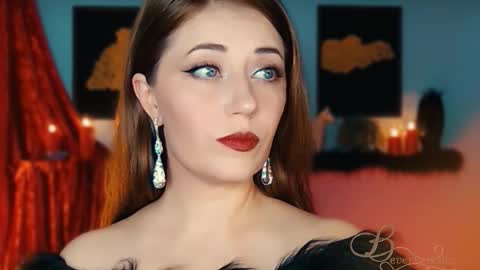 Snapshot of missbeverlymills chatting on 19, 10, 2025 The divine Beverly online show from 19, 10, 2025