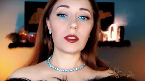 Snapshot of missbeverlymills chatting on 13, 11, 2025 The divine Beverly online show from 13, 11, 2025