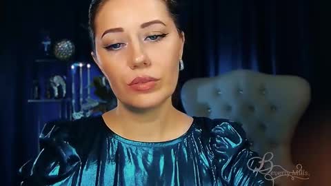The divine Beverly online show from 1, 5, 2026
