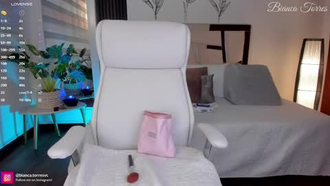 Snapshot of missbianca1 chatting on 13, 2, 2025 Bianca Torres online show from 13, 2, 2025