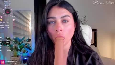Snapshot of missbianca1 chatting on 25, 2, 2025 Bianca Torres online show from 25, 2, 2025