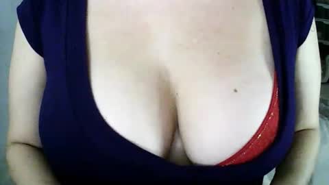 Snapshot of missbiny chatting on 4, 6, 2026 Avamlash online show from 4, 6, 2026