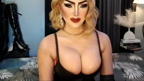 Snapshot of misschannel4sub chatting on 28, 10, 2025 PRIESTESS CHANNEL online show from 28, 10, 2025