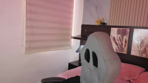 misscheelsee_as online show from 15, 10, 2025