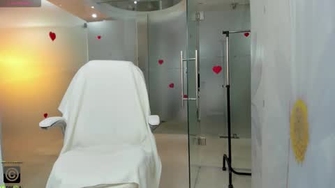 Snapshot of missdominna chatting on 9, 2, 2026 Miss Domina online show from 9, 2, 2026