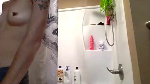 MissEeva online show from 28, 4, 2026