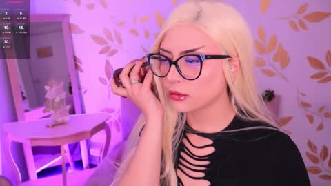 Snapshot of misselektra__ chatting on 20, 12, 2025 ELEKTRA online show from 20, 12, 2025