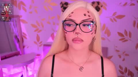 Snapshot of misselektra__ chatting on 4, 2, 2026 ELEKTRA online show from 4, 2, 2026