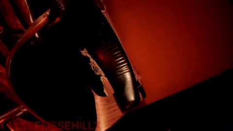 Snapshot of misselissehillx chatting on 20, 5, 2026 Miss Elisse H. online show from 20, 5, 2026