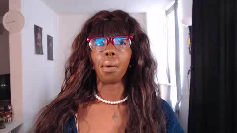 Emilie Diaz online show from 15, 2, 2026