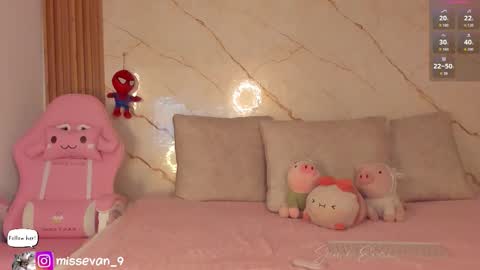 Sami Evan online show from 7, 11, 2025