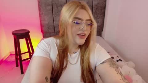 missevans_ online show from 18, 12, 2025
