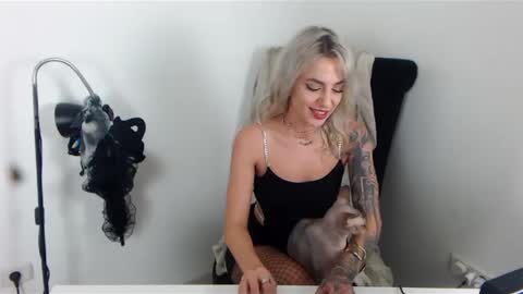 MissJenny7 online show from 18, 12, 2024