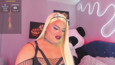 kassandra lazcano online show from 13, 9, 2025