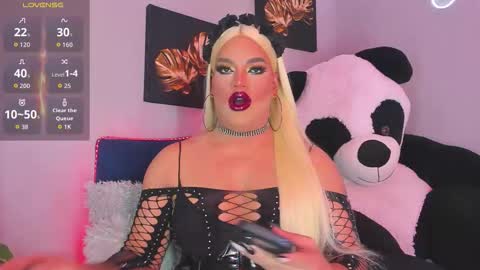 kassandra lazcano online show from 17, 9, 2025