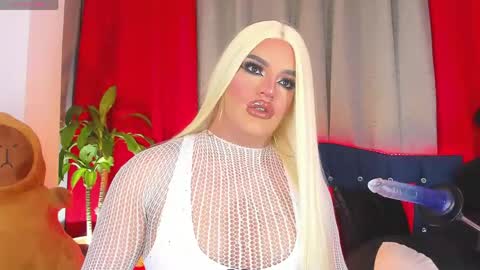 kassandra lazcano online show from 28, 4, 2026