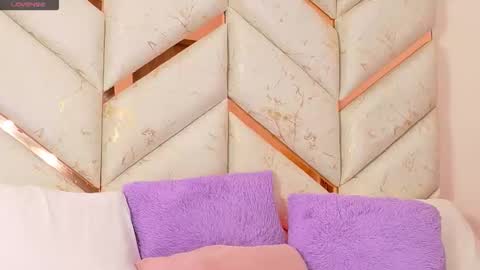 lyly  independient model online show from 25, 4, 2026