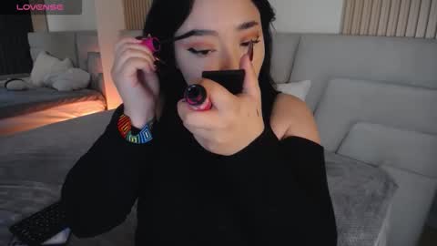 Snapshot of missloise chatting on 29, 11, 2025 Miss Loise online show from 29, 11, 2025