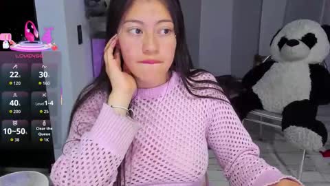 Snapshot of missloren333 chatting on 5, 12, 2025 missloren333 online show from 5, 12, 2025