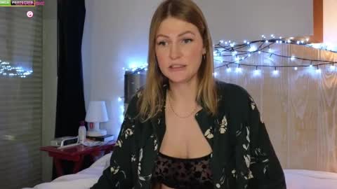 Snapshot of misslucci chatting on 22, 12, 2024 Misslucci online show from 22, 12, 2024