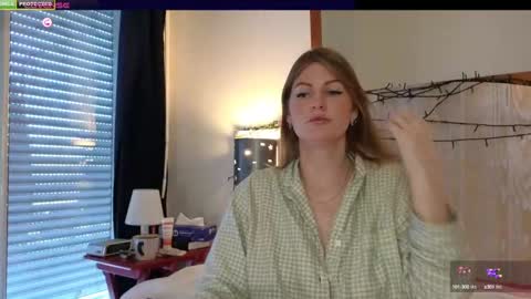 Snapshot of misslucci chatting on 8, 1, 2025 Misslucci online show from 8, 1, 2025