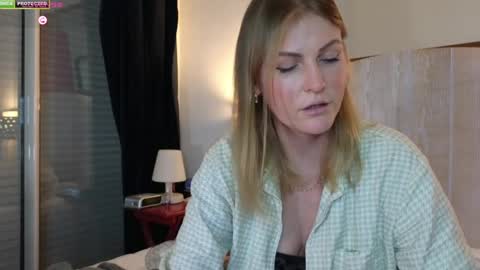 Snapshot of misslucci chatting on 23, 2, 2025 Misslucci online show from 23, 2, 2025