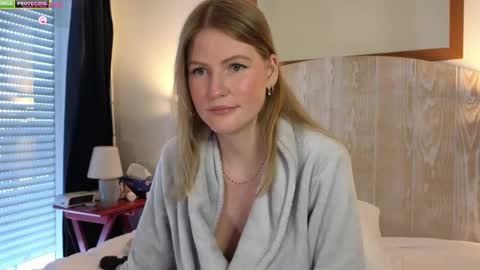 Snapshot of misslucci chatting on 5, 3, 2025 Misslucci online show from 5, 3, 2025