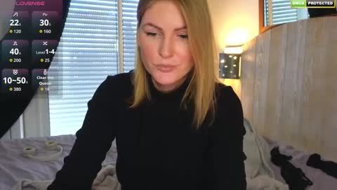 Snapshot of misslucci chatting on 25, 10, 2025 Misslucci online show from 25, 10, 2025