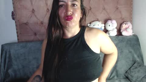 Snapshot of misslucyy1 chatting on 25, 9, 2025 luccy online show from 25, 9, 2025