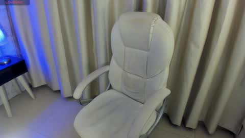 i am lyn online show from 9, 11, 2025